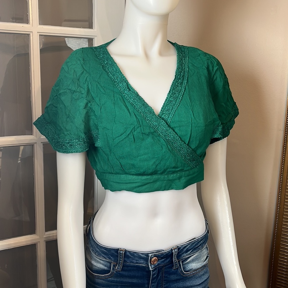 MIAMI Green V Neck Crop Top